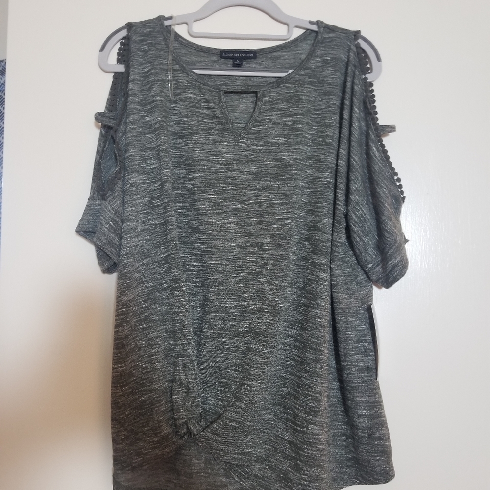 Signature Studio Blouse